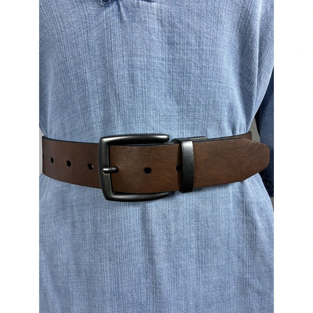 Levi's Mens Belt Sz 34-36 Reversible Black/Brown Stitching Logo Buckle
